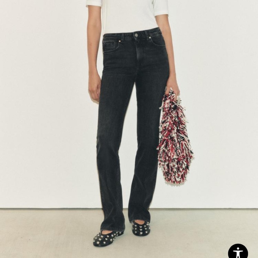 Zara Black LOW RISE CONTOUR BOOTCUT JEANS